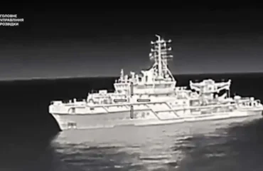 Οι Ουκρανοί ανακοίνωσαν ότι κτύπησαν με drone πλοίο του ρωσικού στόλου στη Μαύρη Θάλασσα [βίντεο]