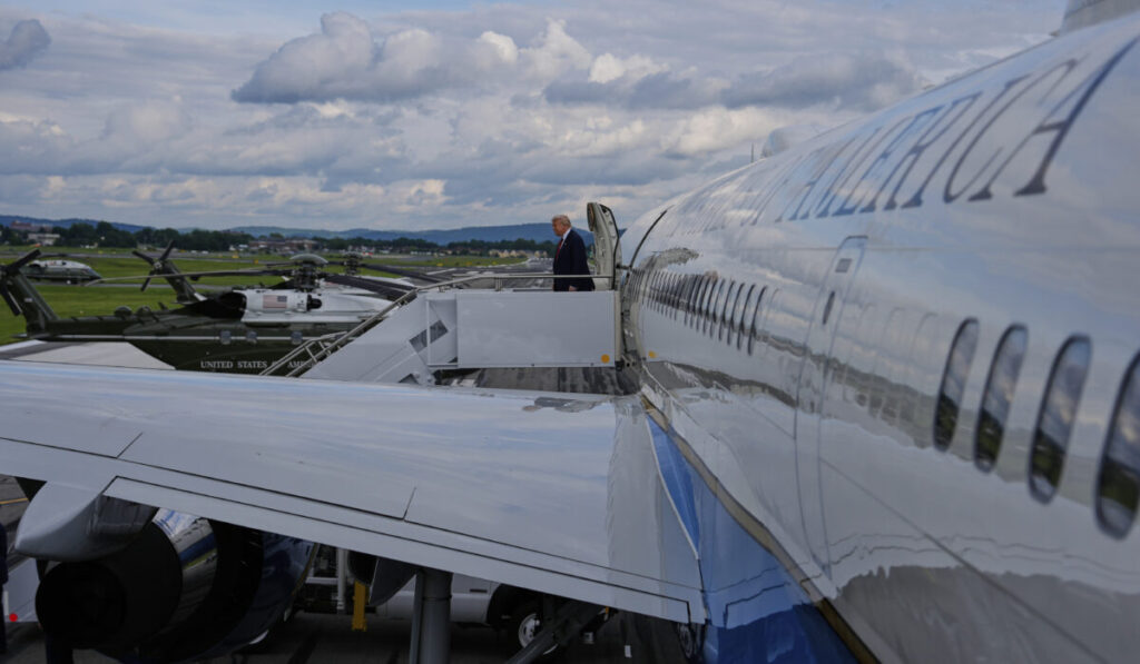 Το ηχητικό με τις προειδοποιήσεις προς το αεροσκάφος που πλησίασε το Air Force One του Ν.Τραμπ (βίντεο)