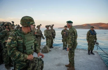 Ολοκληρώθηκε η αιφνιδιαστική άσκηση των Ενόπλων Δυνάμεων – Ανακατάληψη βραχονησίδας σε σενάριο κρίσης (Φωτογραφίες)
