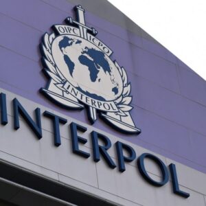 Συνελήφθη καταζητούμενος της Interpol της Σερβίας στην Αθήνα – Κατηγορούμενος για ανθρωποκτονία, όπλα και ναρκωτικά