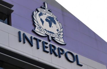 Συνελήφθη καταζητούμενος της Interpol της Σερβίας στην Αθήνα – Κατηγορούμενος για ανθρωποκτονία, όπλα και ναρκωτικά