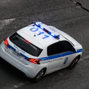 Ηράκλειο: Άνδρας σε κατάσταση αμόκ έτρεχε γυμνός κρατώντας μαχαίρι στον δρόμο