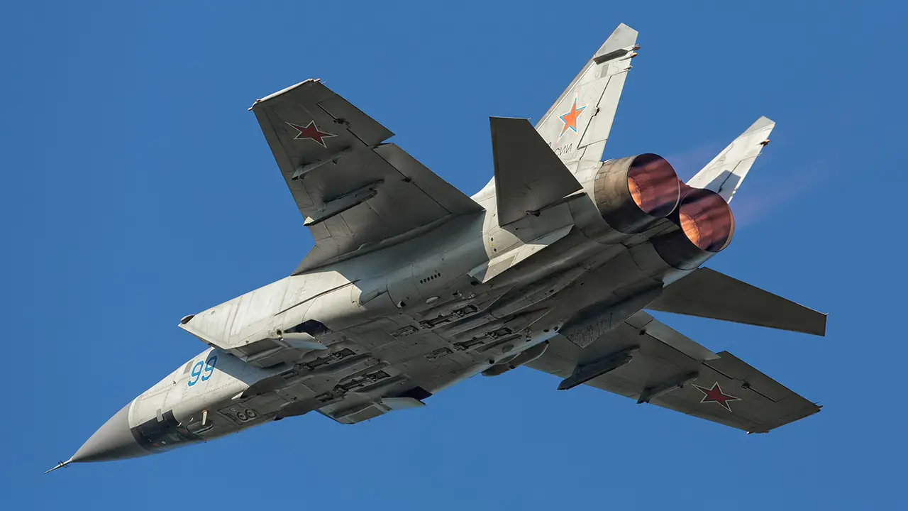 Ρωσία: Συντριβή μαχητικού αεροσκάφους MiG-31 – Το πλήρωμα εγκατέλειψε έγκαιρα το αεροσκάφος