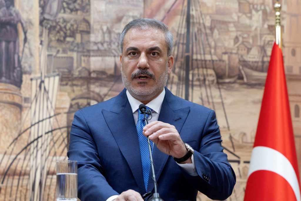 Με «επέμβαση των τουρκικών ενόπλων δυνάμεων στο Αιγαίο και την Α.Μεσόγειο» απείλησε ευθέως η Άγκυρα