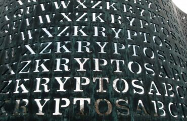 Kryptos: Το γλυπτό με τον άλυτο κώδικα της CIA