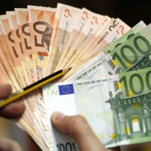 Ιωάννινα: Συνελήφθη αλλοδαπός που πήγε σε τράπεζα και επιχείρησε να ανταλλάξει πλαστά χαρτονομίσματα