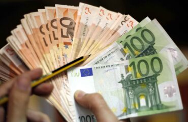 Ιωάννινα: Συνελήφθη αλλοδαπός που πήγε σε τράπεζα και επιχείρησε να ανταλλάξει πλαστά χαρτονομίσματα