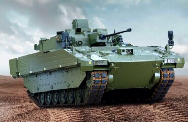 Ο βρετανικός Στρατός μετά από 8 χρόνια και με κόστος 10 εκατ. λίρες ανά όχημα παρέλαβε τα πρώτα τεθωρακισμένα Ajax