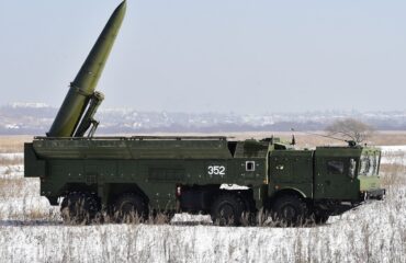 Βίντεο: Ρωσικός Iskander κτυπά διοικητήριο των δυνάμεων του Κιέβου κοντά στο Κουπιάνσκ