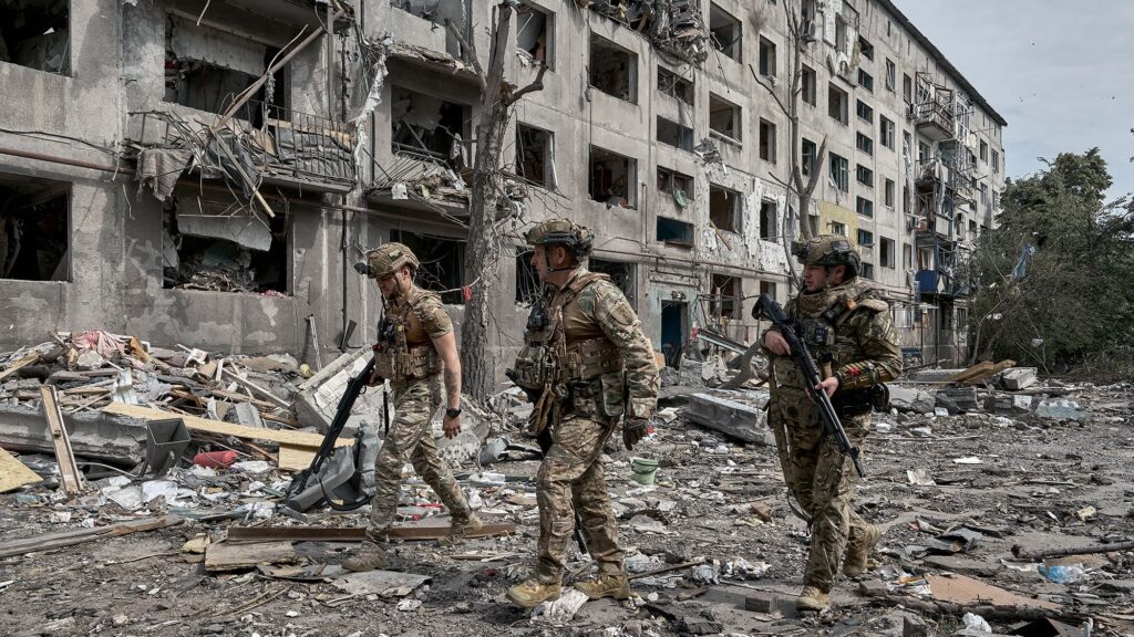 Ουκρανός στρατιώτης λέει πως κάτοικοι στην Κονσταντινόβκα αρνούνται να εκκενώσουν: «Περιμένουν τον ρωσικό Στρατό»