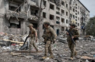 Ουκρανός στρατιώτης λέει πως κάτοικοι στην Κονσταντινόβκα αρνούνται να εκκενώσουν: «Περιμένουν τον ρωσικό Στρατό»