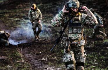 Βίντεο: Ρωσικό FPV έκαψε ζωντανό Ουκρανό στρατιώτη στο Σούμι που κρύφτηκε κακήν κακώς σε όχημα