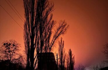 Μαζικά ρωσικά πλήγματα με βαλλιστικούς πυραύλους στο Κίεβο: Ισχυρές εκρήξεις και διακοπές ρεύματος (βίντεο)