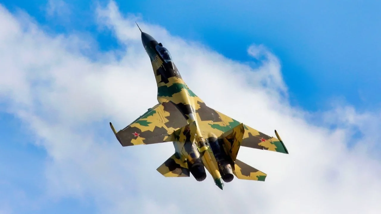 Ρώσος πιλότος αρνήθηκε να εγκαταλείψει Su-35 και έκανε αναγκαστική προσγείωση με κίνδυνο της ζωής του