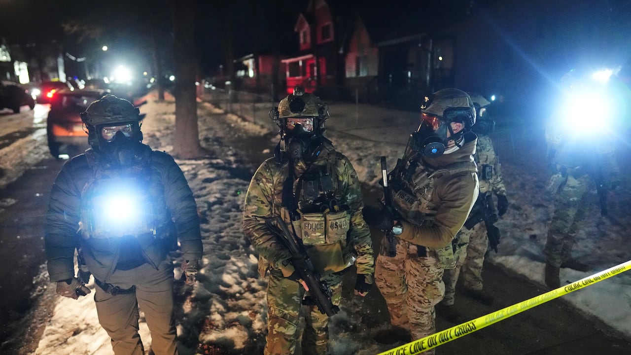 Μινεσότα: Με όπλα στα χέρια κυκλοφορούν οι διαδηλωτές