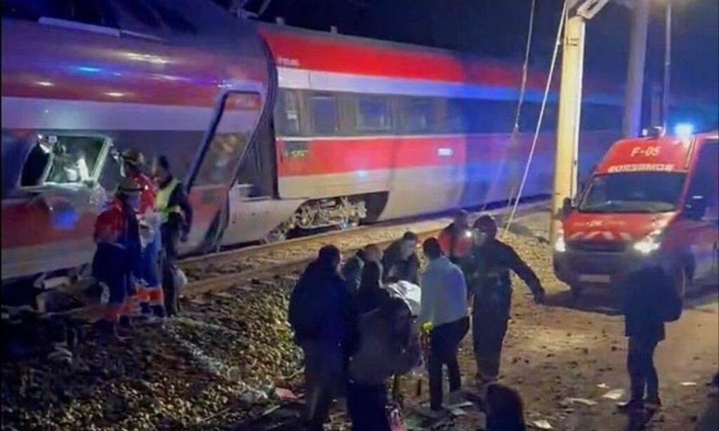 Εκτροχιασμός & σύγκρουση τρένων υψηλής ταχύτητας στην Ισπανία: Τουλάχιστον 24 νεκροί & 100 τραυματίες (βίντεο)