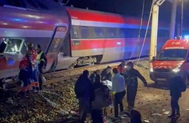 Εκτροχιασμός & σύγκρουση τρένων υψηλής ταχύτητας στην Ισπανία: Τουλάχιστον 24 νεκροί & 100 τραυματίες (βίντεο)