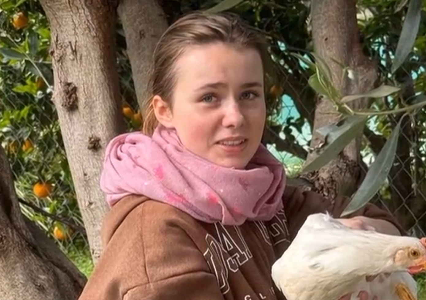 Φίλες Λόρας: «Μας έδειχνε σημάδια αυτοτραυματισμού – Έψαχνε κινητό με 50 ευρώ και ζητούσε να της βρούμε δουλειά»