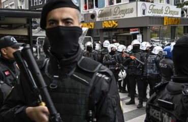 Διαδηλώσεις Κούρδων στην Τουρκία  εν μέσω επιθέσεων από το καθεστώς της Δαμασκού