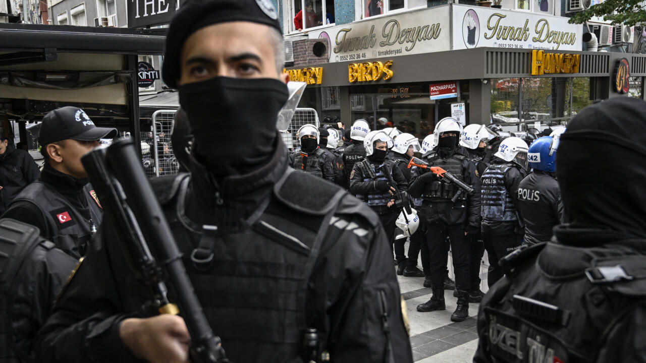 Διαδηλώσεις Κούρδων στην Τουρκία  εν μέσω επιθέσεων από το καθεστώς της Δαμασκού