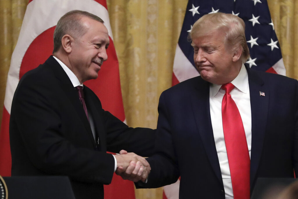 Απίστευτος Ν.Τραμπ «τελειώνει» το Αιγαίο με μία φράση: «Πρέπει να φύγω γιατί με καλεί στο τηλέφωνο ο Ερντογάν»!