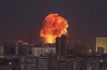 Πρώην σύμβουλος Ζελένκσι: «Εάν συνεχιστούν οι επιθέσεις πιθανόν το Κίεβο να καταστεί ακατοίκητο»