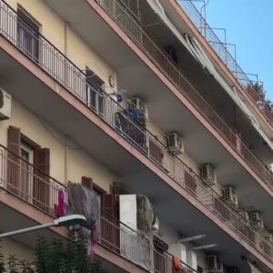 Θεσσαλονίκη: Νεκρή 48χρονη που έπεσε από μπαλκόνι πολυκατοικίας στο κέντρο της πόλης