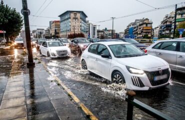 Μήνυμα από το «112» στην Αττική λόγω έντονων καιρικών φαινομένων: «Περιορίστε τις μετακινήσεις σας»