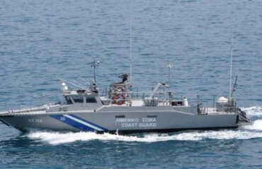 Χωρίς τις αισθήσεις του ανασύρθηκε από τη θάλασσα λιμενικός στο Παράλιο Άστρος