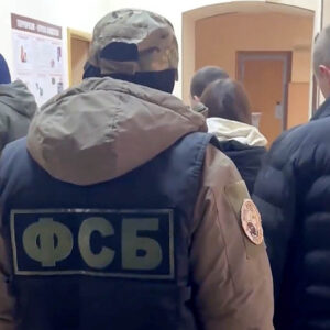 Βίντεο: Η στιγμή που η ρωσική FSB συλλαμβάνει άνδρα που σχεδίαζε τρομοκρατική επίθεση στο Κεμέροβο