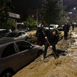 Δικαιολογίες αναζητά για την καταστροφή ο δήμαρχος Γλυφάδας: «Ήταν πρωτοφανείς οι συνθήκες»