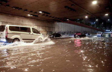 Πολλά τα προβλήματα από την κακοκαιρία: Ξεπέρασαν τις 360 οι κλήσεις για πλημμυρικά φαινόμενα