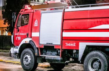 Νέα Μάκρη: Μαθητές μπήκαν σε φλεγόμενο κτήριο και έσωσαν ηλικιωμένο