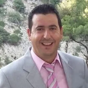 Παράλιο Άστρος: Αυτός είναι ο 53χρονος λιμενικός που έχασε τη ζωή του όταν παρασύρθηκε από κύμα (φωτο)