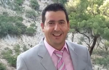 Παράλιο Άστρος: Αυτός είναι ο 53χρονος λιμενικός που έχασε τη ζωή του όταν παρασύρθηκε από κύμα (φωτο)