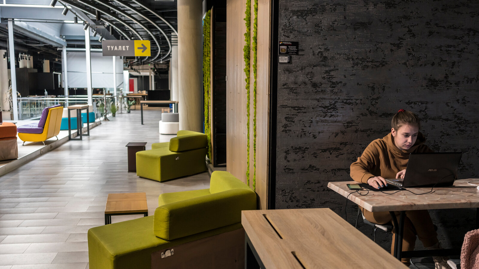 Bίντεο: Ουκρανός πήγε στα McDonald’s του Κιέβου για να παίξει Counter-Strike! – Δεν είχε ηλεκτρικό ρεύμα στο σπίτι