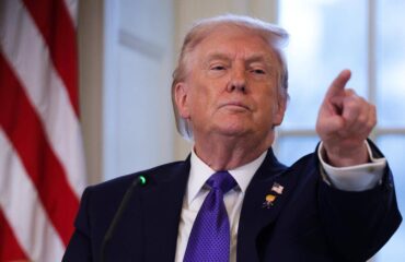 Ν.Τραμπ σε Ιράν: «Πελώρια αμερικανική ναυτική δύναμη κινείται προς τον Περσικό Κόλπο»