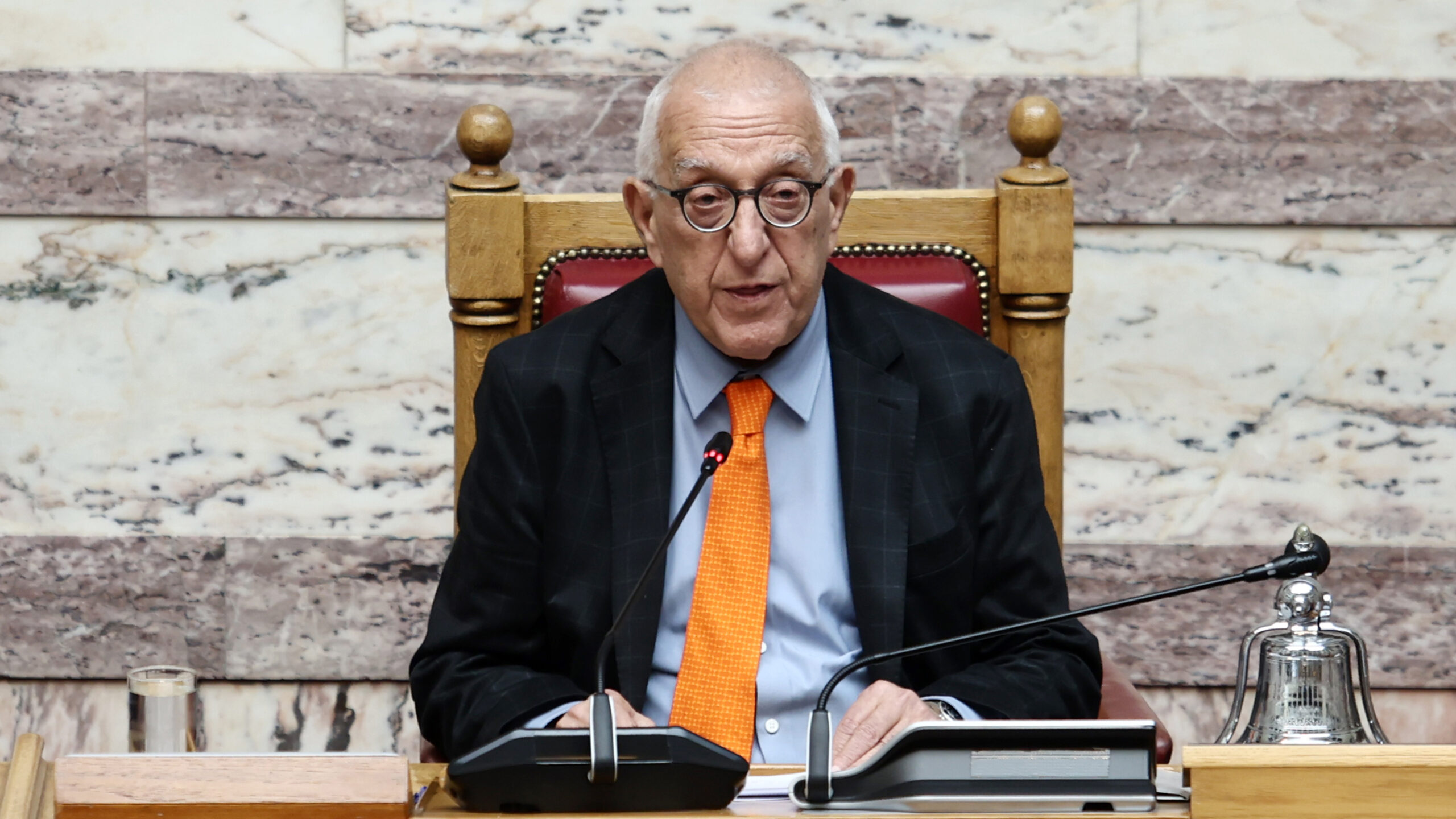 Ν.Κακλαμάνης προς Β.Κικίλια για το παιδί του πεσόντα λιμενικού: «Έτσι και αλλιώς θα το υιοθετούσε η Βουλή»