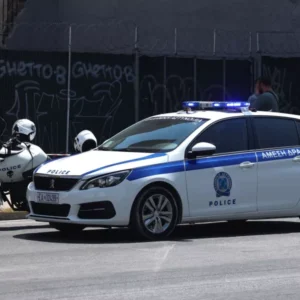 Άλσος Συγγρού: Τρεις αλλοδαποί επιτέθηκαν με αιχμηρό αντικείμενο σε 16χρονο για να τον ληστέψουν