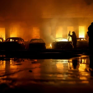 Μαζικά ρωσικά πλήγματα στη νοτιοανατολική Ουκρανία: Καταστράφηκαν κρίσιμες εγκαταστάσεις