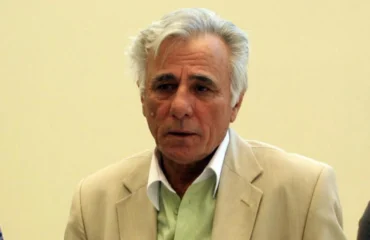 «Έφυγε» από τη ζωή ο γνωστός δημοσιογράφος Σπύρος Καρατζαφέρης