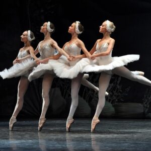 Ουκρανοί χορευτές μπαλέτου αντιμετωπίζουν απόλυση για παράσταση με Τσαϊκόφσκ!ι