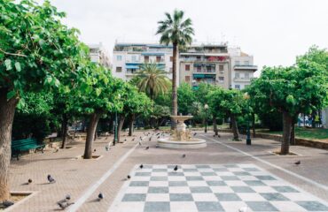 Πλατεία Αμερικής: Πολυπολιτισμικό ξύλο μεταξύ Λαθρομεταναστών