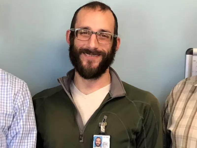 Φωτο-σοκ: Η στιγμή που ο άντρας της ICE δολοφονεί τον 37χρονο νοσοκόμο στη Μινεσσότα ενώ αυτός κρατά το κινητό του!