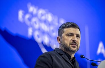 Ξαφνική σκλήρυνση της στάσης του Κιέβου: «Ούτε πόντο δεν παραχωρούμε από το έδαφος της Ουκρανίας»