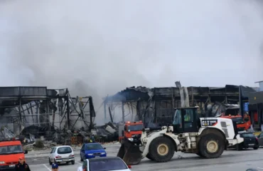 Τρίκαλα: Νέες εικόνες αποκαλύπτουν το μέγεθος της καταστροφής στην μπισκοτοβιομηχανία Βιολάντα μετά την φωτιά