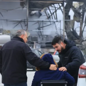 Τρίκαλα: Συγκλονίζουν οι μαρτυρίες των εργαζομένων στην Βιολάντα – «Έβλεπαν το ταβάνι να έρχεται πάνω τους»