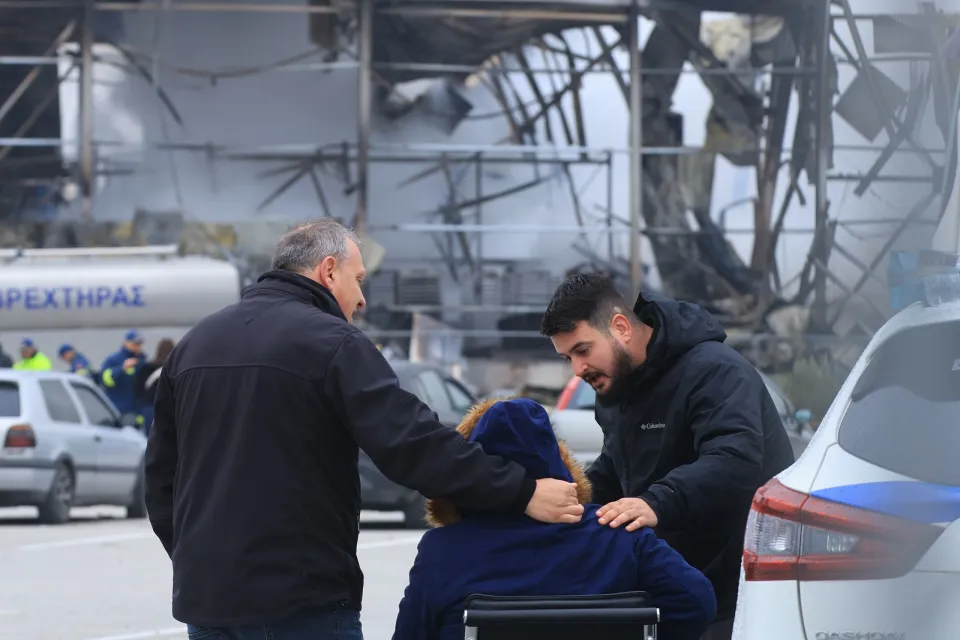 Τρίκαλα: Συγκλονίζουν οι μαρτυρίες των εργαζομένων στην Βιολάντα – «Έβλεπαν το ταβάνι να έρχεται πάνω τους»