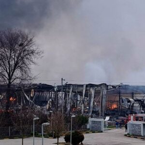 Βιολάντα: H ανακοίνωση της εταιρείας για την ισχυρή έκρηξη και φωτιά στις εγκαταστάσεις της στα Τρίκαλα