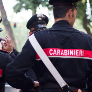 Ισραηλινός πολίτης υποχρέωσε δύο Ιταλούς καραμπινιέρους να γονατίσουν υπό την απειλή όπλου στη Ραμάλα